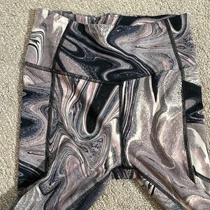 Victoria's Secret Leggings 4 Swirl Black Pink White Grey Phone Pocket